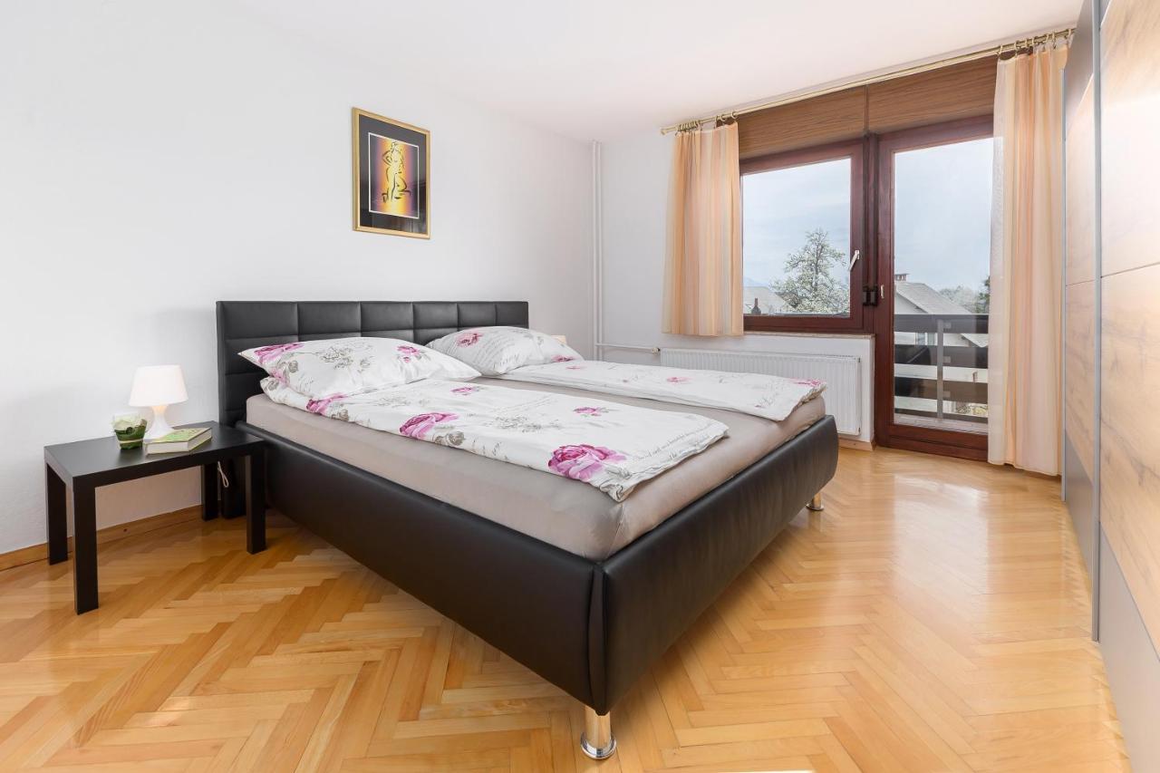 Apartment Valy - Free Bikes, Relaxing Terrace & Near Μπλεντ Εξωτερικό φωτογραφία